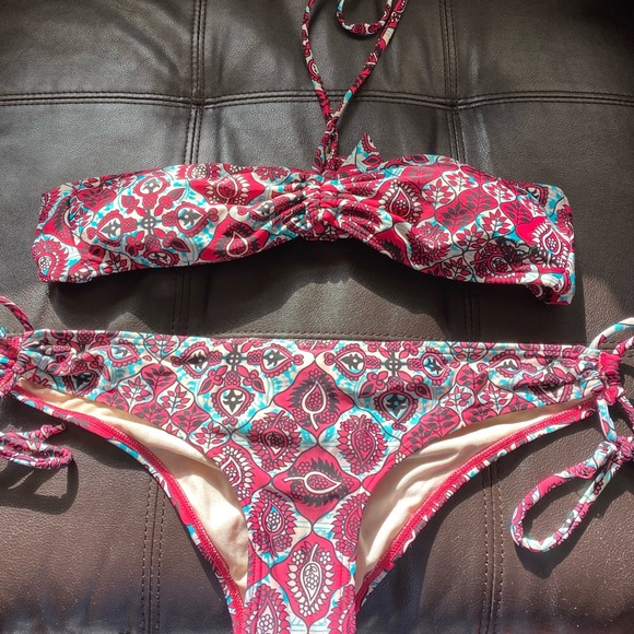 Roxy Bandeau Bikini - Picture 1 of 2